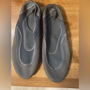 Water Shoes Size 6/7